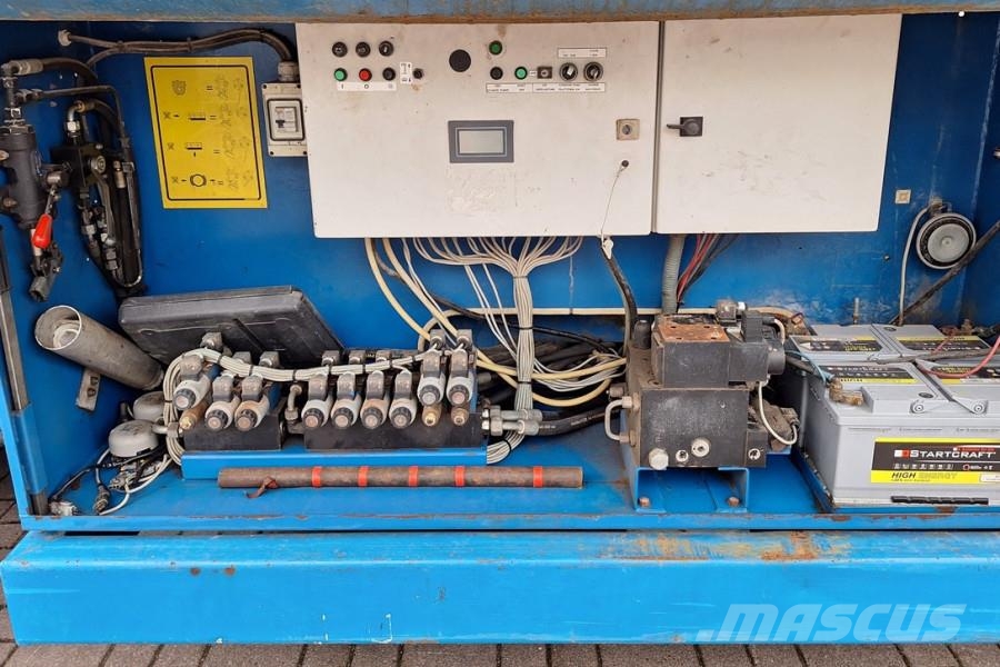 Holland Lift Megastar G320DL30 4WDS/N Diesel, 4x4x4 Drive, 34m Makazaste platforme