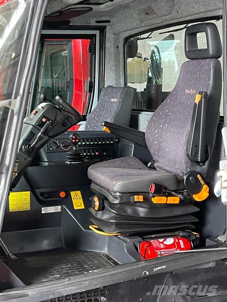 KÄSSBOHRER PISTENBULLY 100 PB100 Grönytemaskiner - Övriga