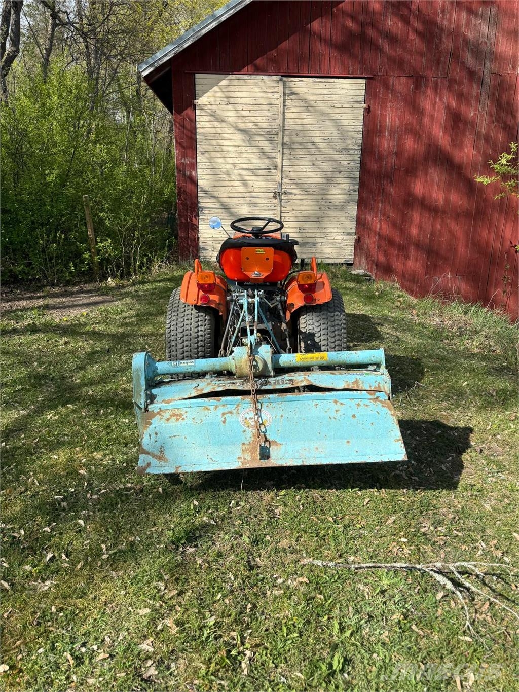 Kubota B7100D Трактори