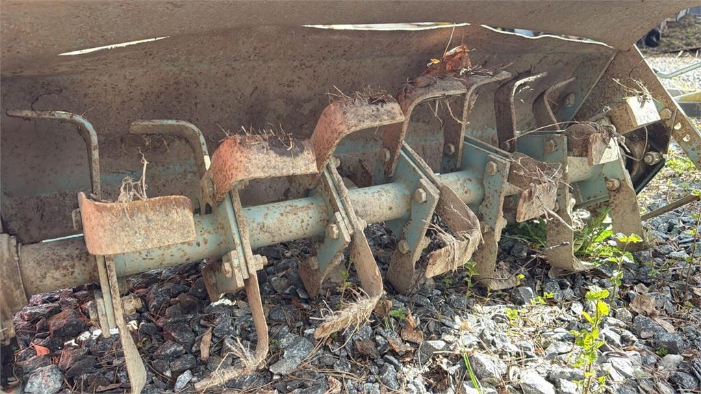 Kubota B7100D Трактори