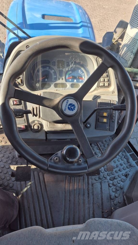 New Holland TVT 145 Traktory