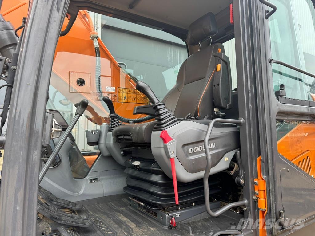 Doosan DX225LC-7 Bagri goseničarji
