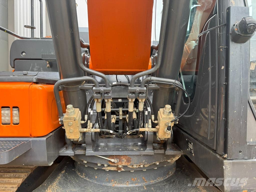 Doosan DX225LC-7 Bagri goseničarji