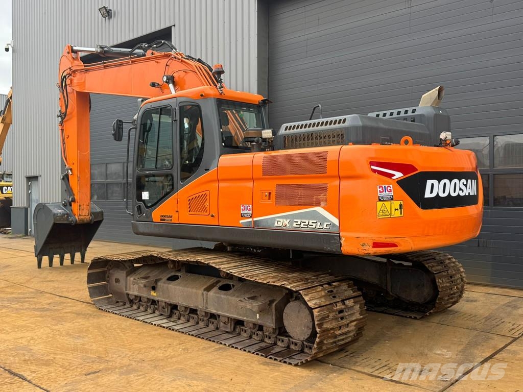 Doosan DX225LC-7 Bagri goseničarji