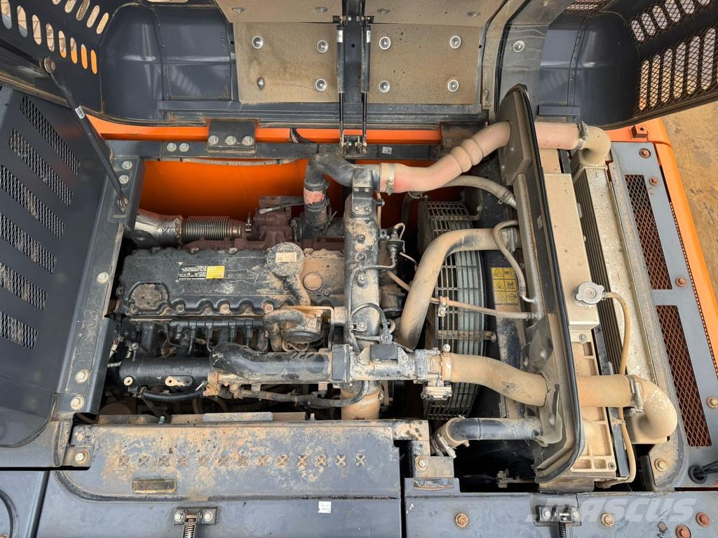 Doosan DX225LC-7 Bagri goseničarji