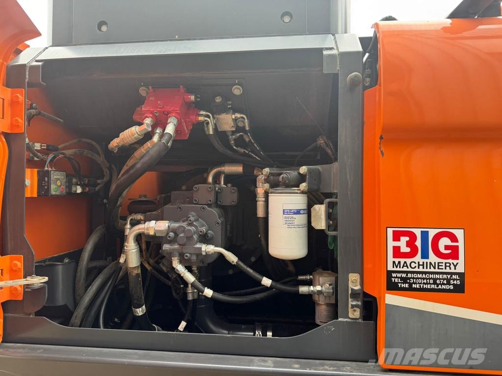 Doosan DX225LC-7 Bagri goseničarji