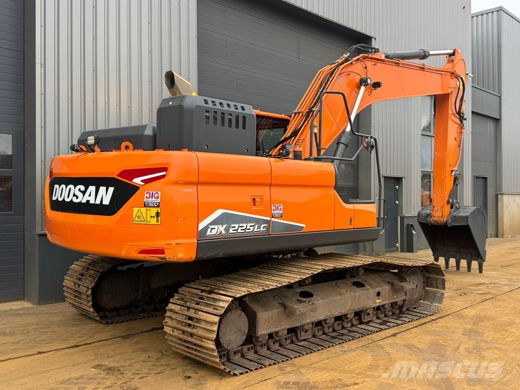 Doosan DX225LC-7 Bagri goseničarji