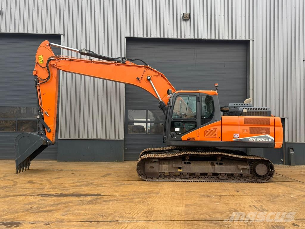 Doosan DX225LC-7 Bagri goseničarji