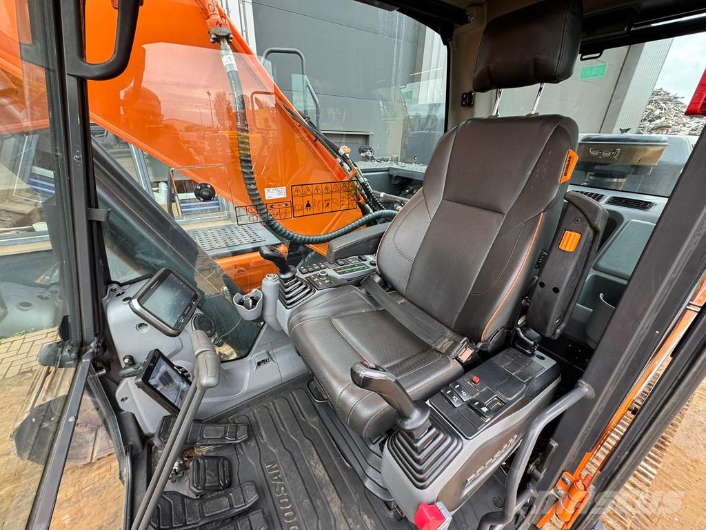 Doosan DX225LC-7 Bagri goseničarji