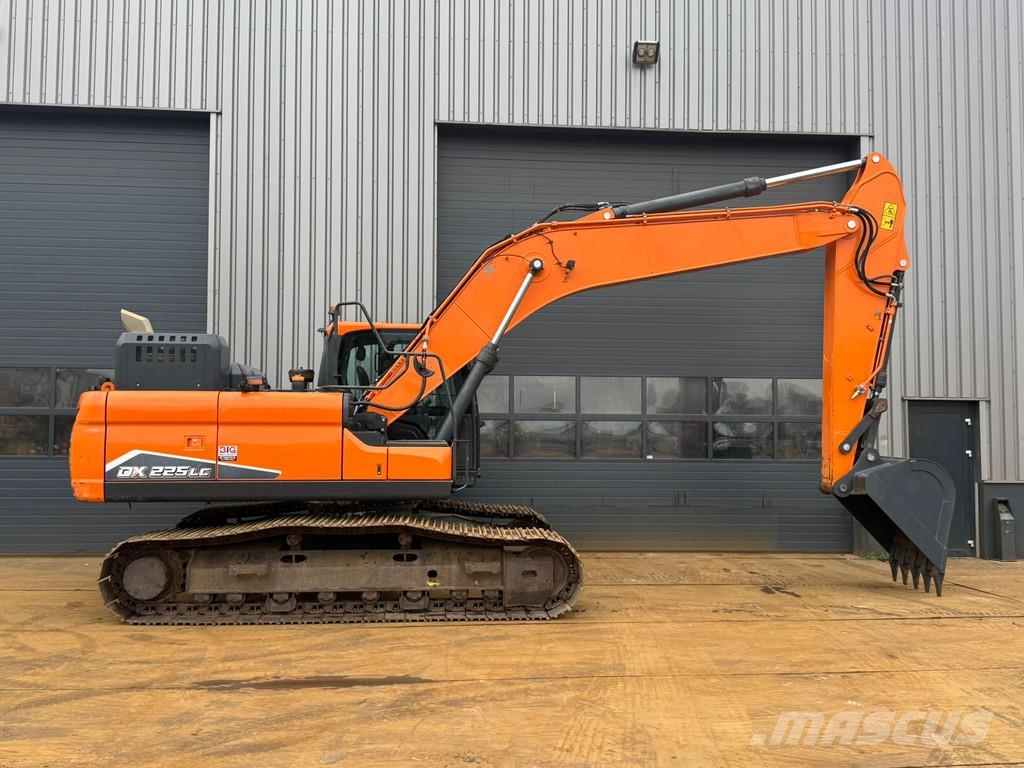 Doosan DX225LC-7 Bagri goseničarji