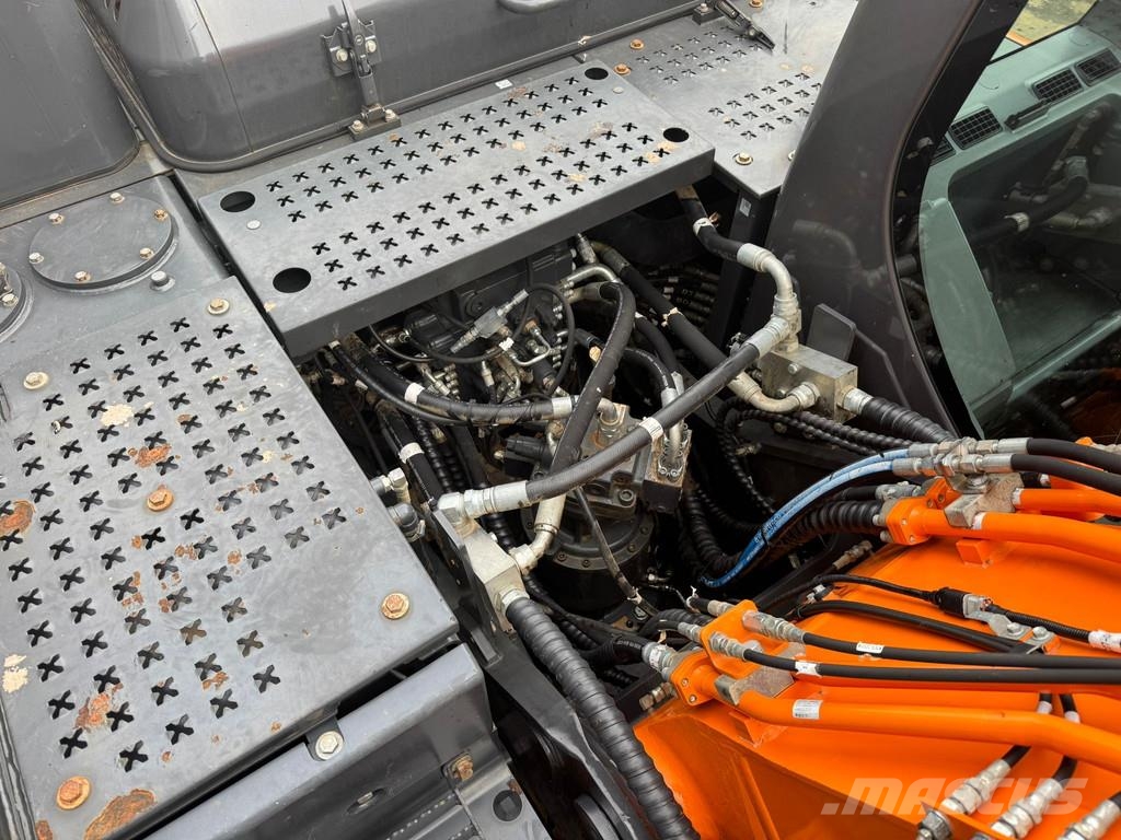 Doosan DX225LC-7 Bagri goseničarji