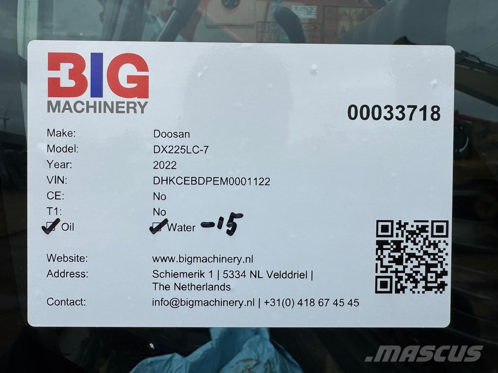 Doosan DX225LC-7 Bagri goseničarji
