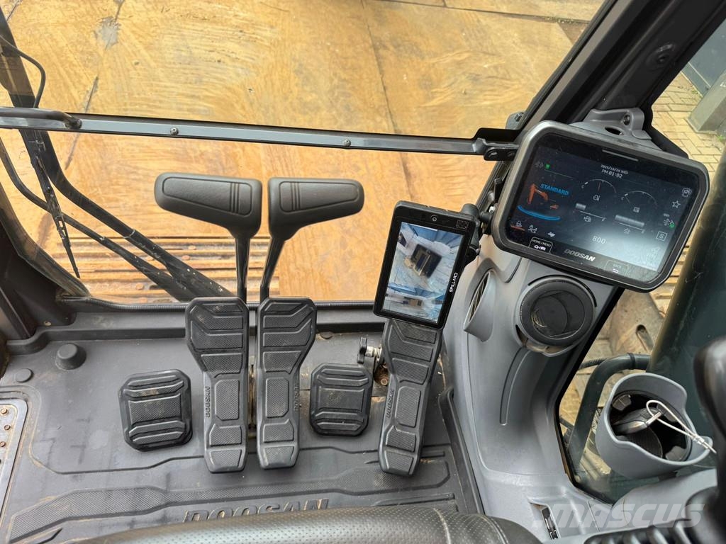 Doosan DX225LC-7 Bagri goseničarji