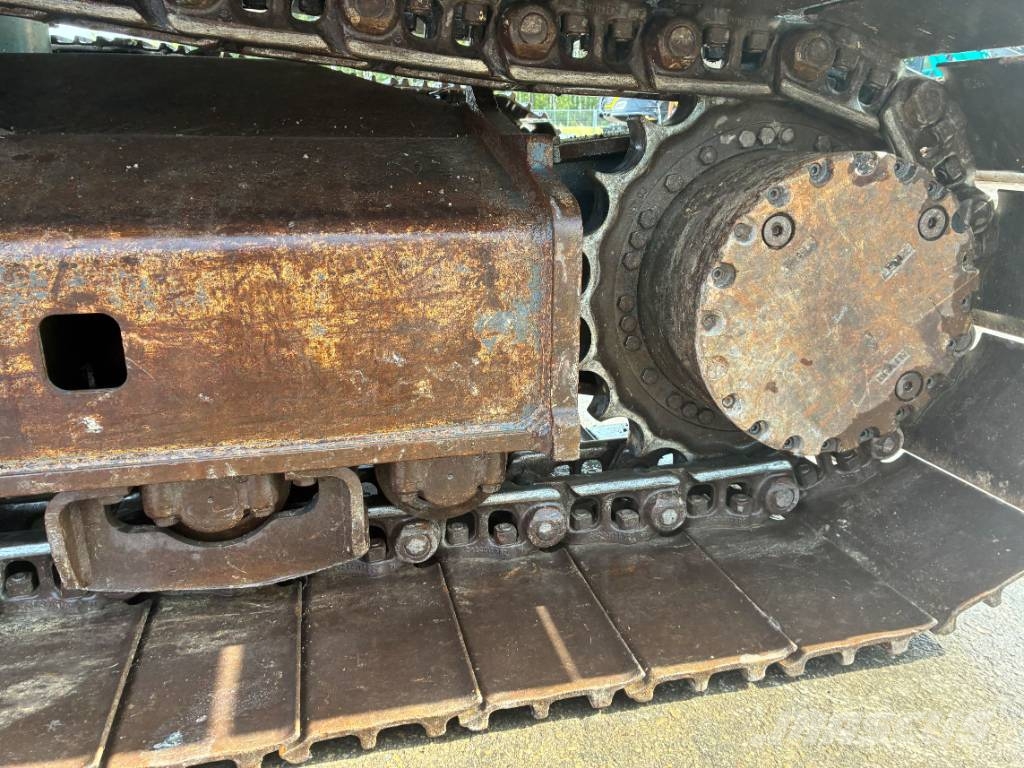 Kobelco SK210LC-11E حفارات زحافة