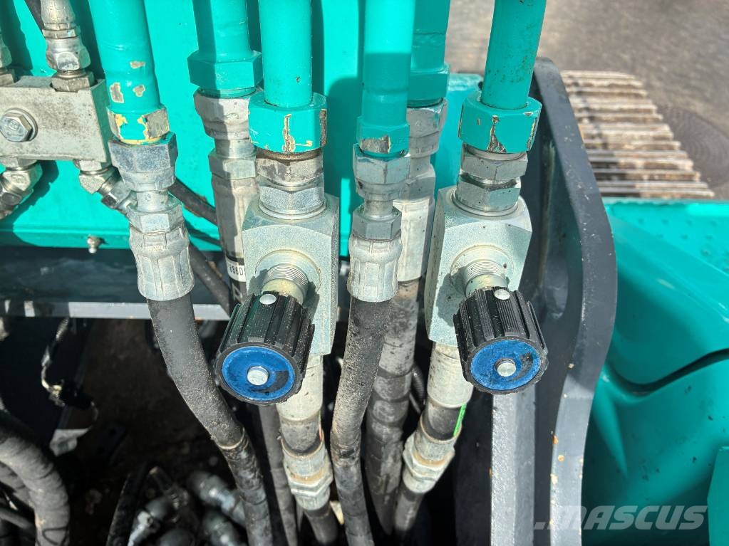 Kobelco SK210LC-11E حفارات زحافة