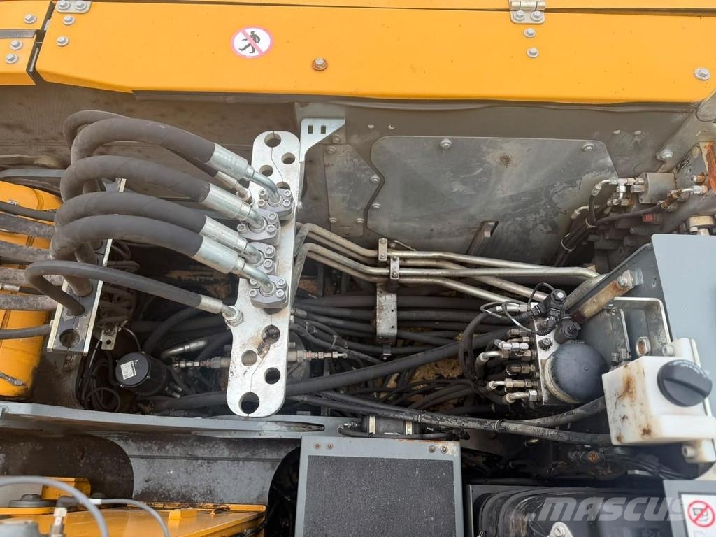 Liebherr LH 24 M Bagri za prekladanje primarnih/sekundarnih surovin