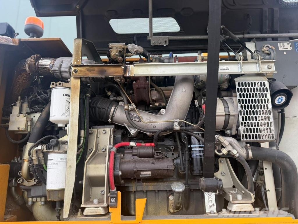 Liebherr LH 24 M Bagri za prekladanje primarnih/sekundarnih surovin