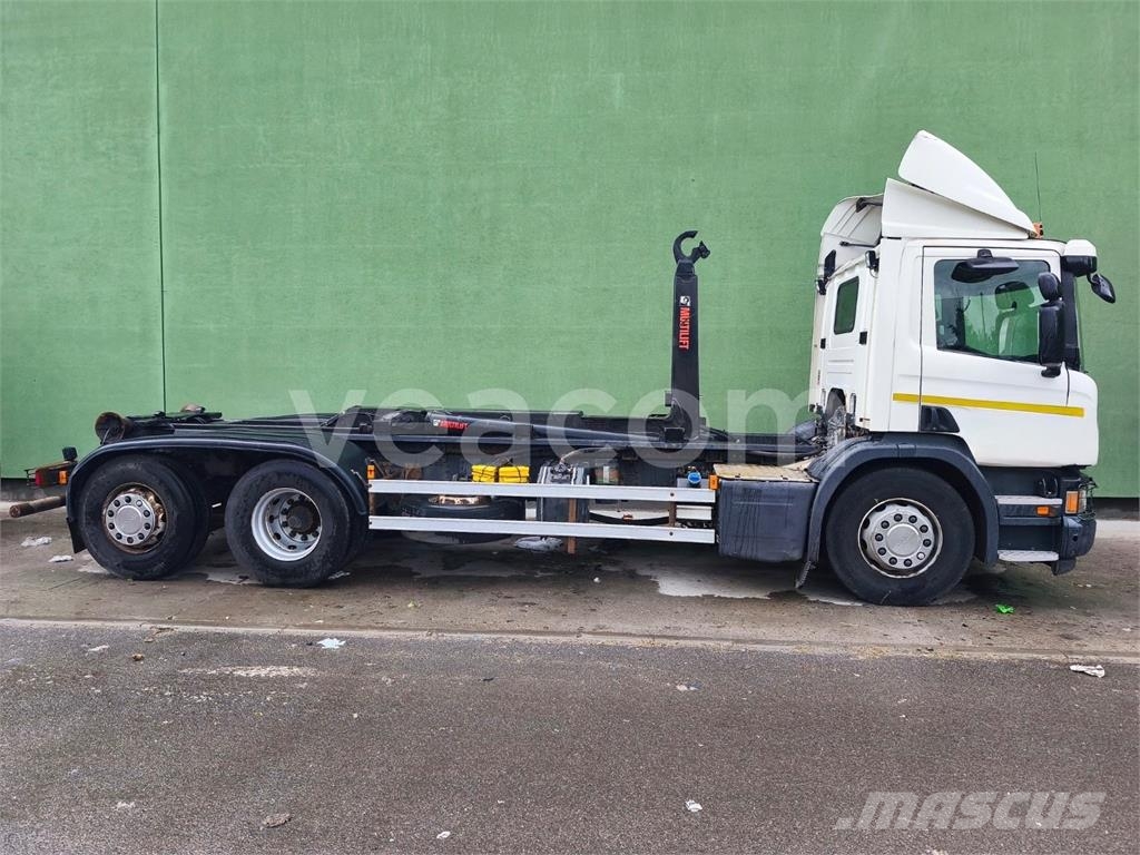 Scania P 410 شاحنات بمقصورة وهيكل