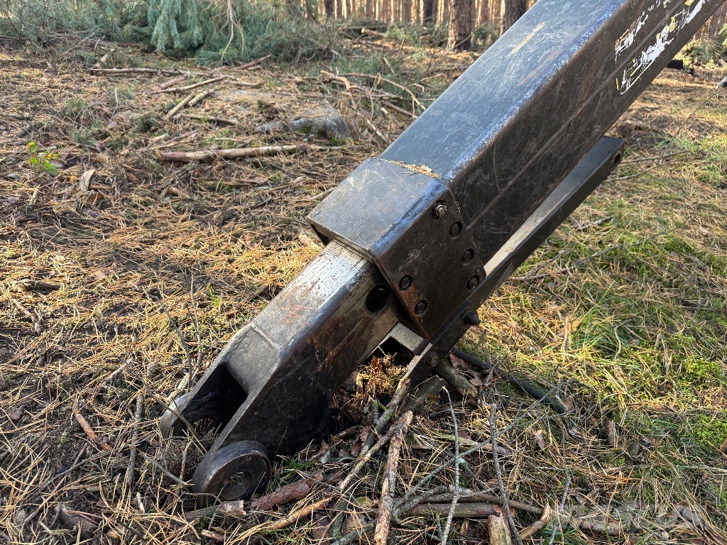 John Deere 1070 E Abbattitrici, Disboscatrici