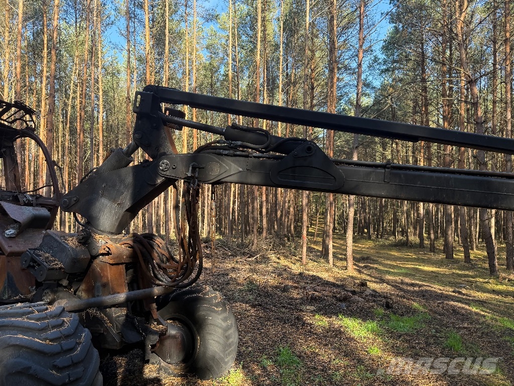 John Deere 1070 E Abbattitrici, Disboscatrici