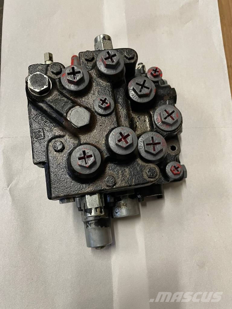 Steuerblock Bobcat 751 Other components