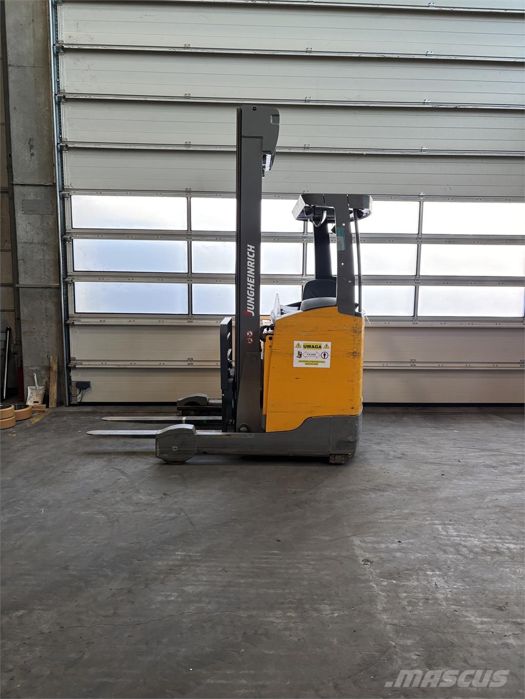 Jungheinrich ETV 214 Reach trucks