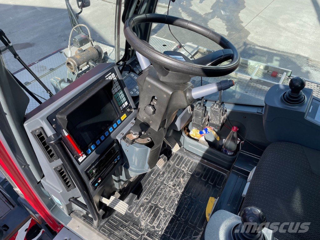 Liebherr LTC 1050-3.1 全路面起重機/吊車