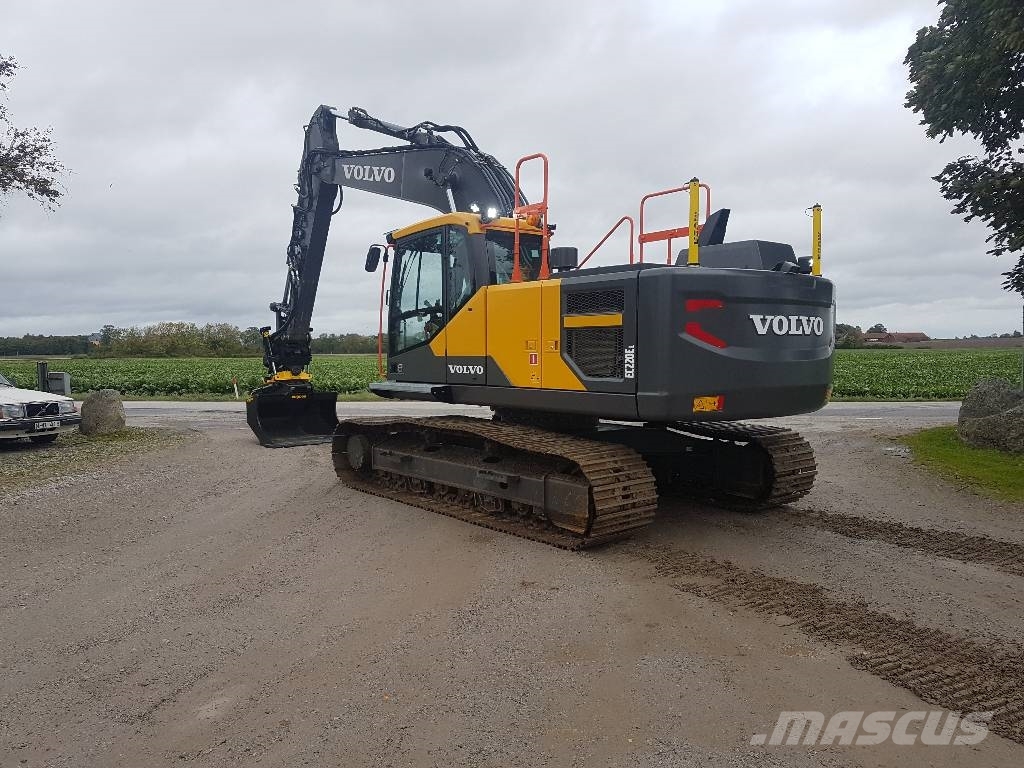 Volvo EC 220 E , Uthyres 履带挖掘机