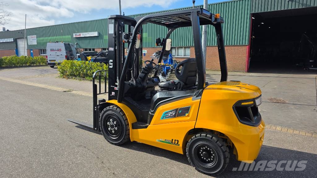 UN Forklift FL 35 Elektro Stapler