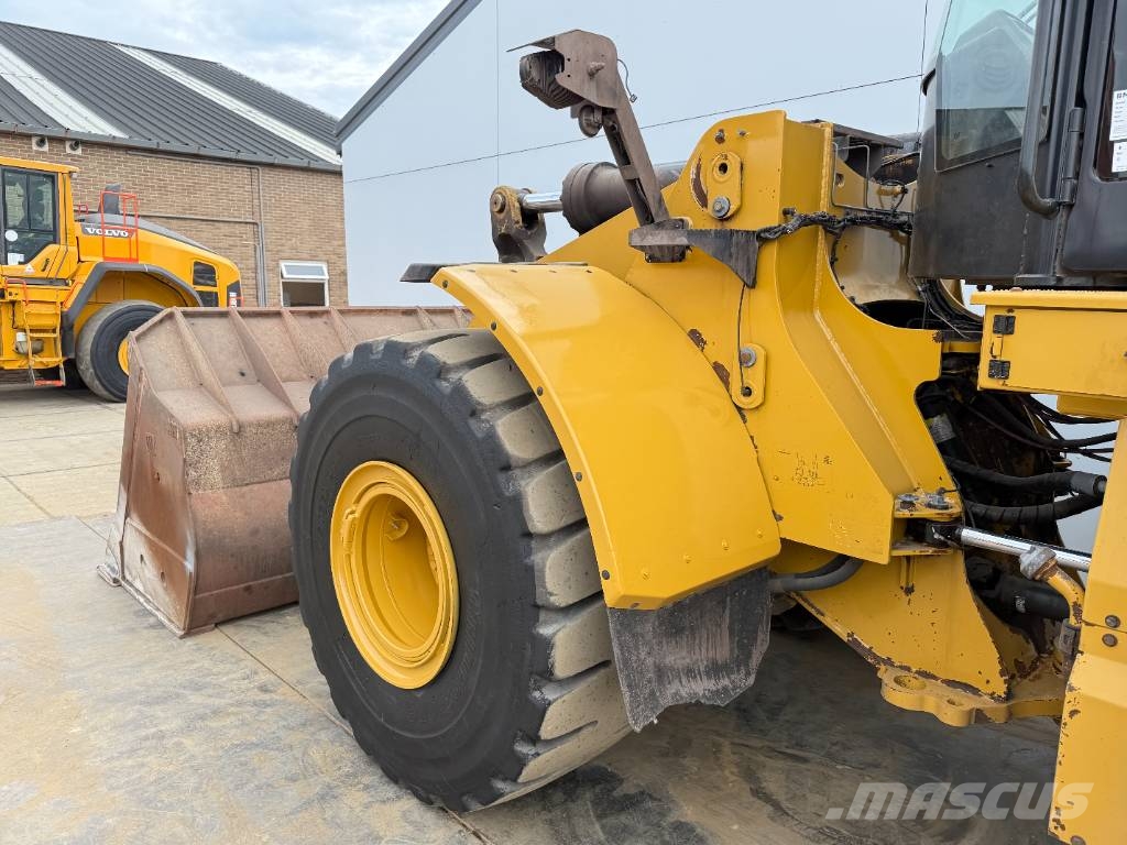 CAT 972M - Automatic Greasing / Camera Фронтальні навантажувачі