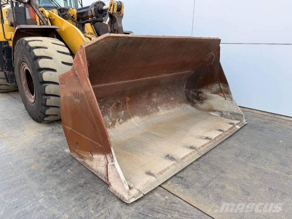 CAT 972M - Automatic Greasing / Camera Фронтальні навантажувачі