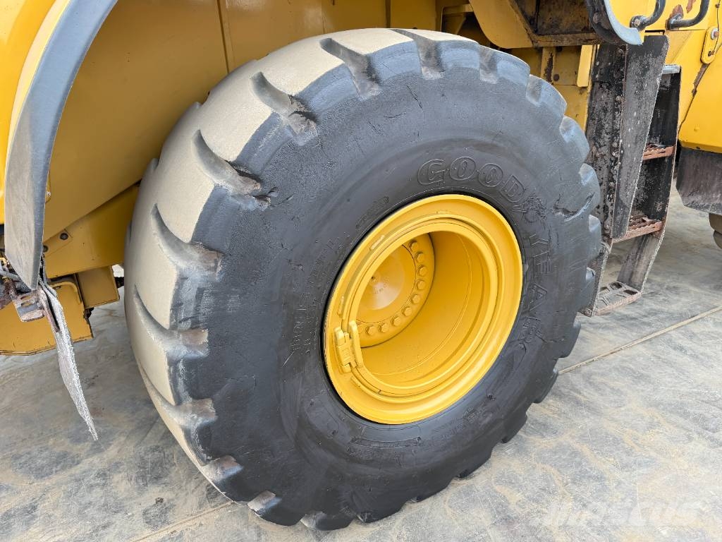CAT 972M - Automatic Greasing / Camera Фронтальні навантажувачі