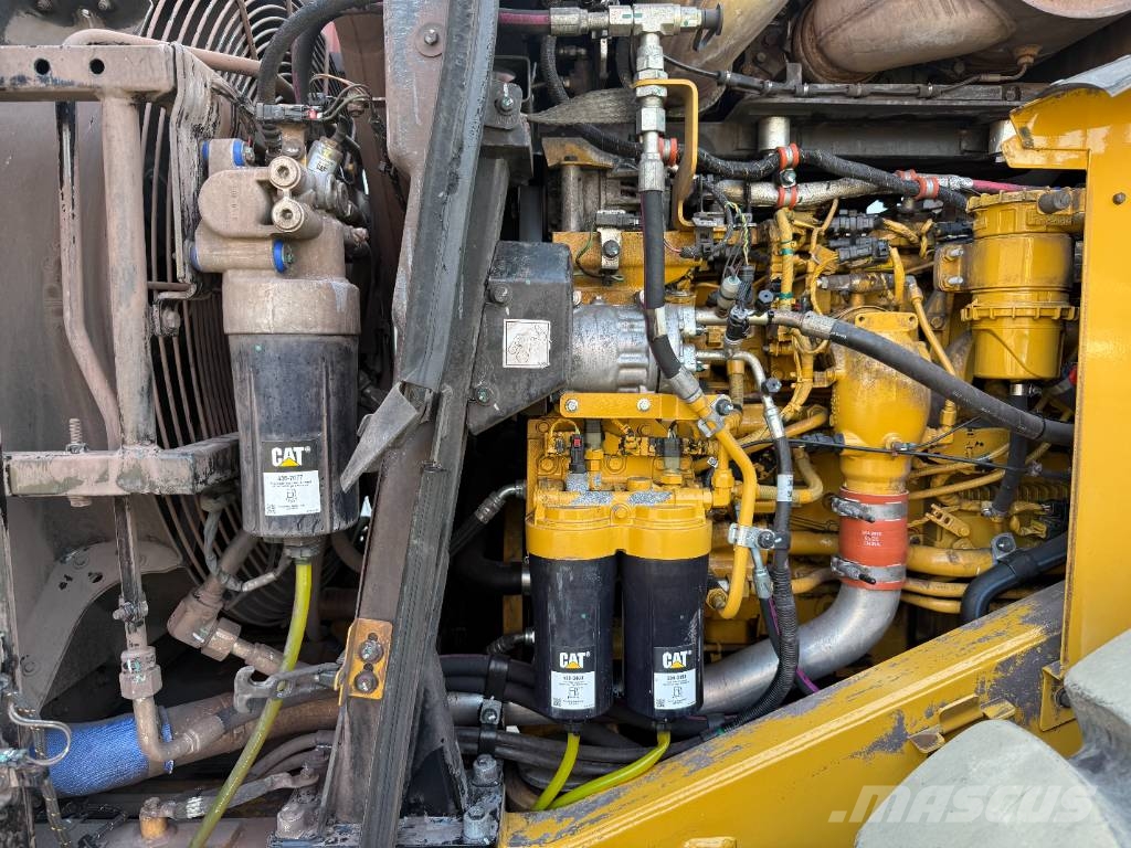 CAT 972M - Automatic Greasing / Camera Фронтальні навантажувачі