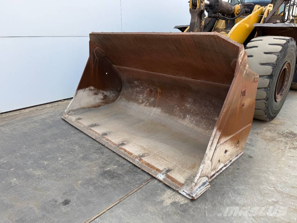 CAT 972M - Automatic Greasing / Camera Фронтальні навантажувачі