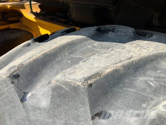 JCB 4 CX with hammer Grävlastare