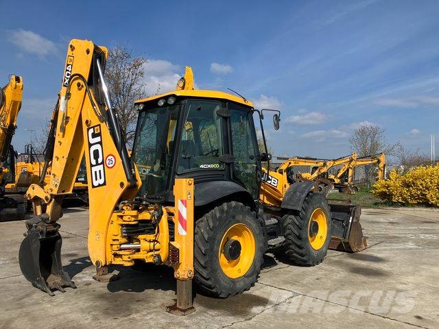 JCB 4 CX with hammer Grävlastare