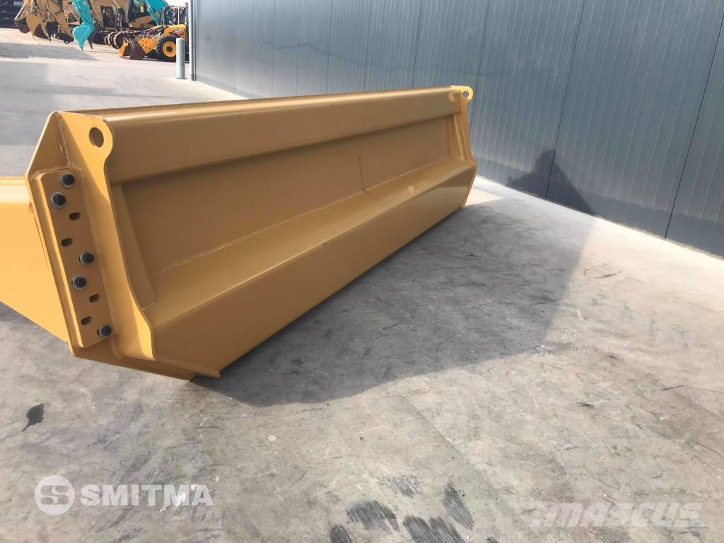 CAT 740 Πτυσσόμενες πόρτες (Tailgates)
