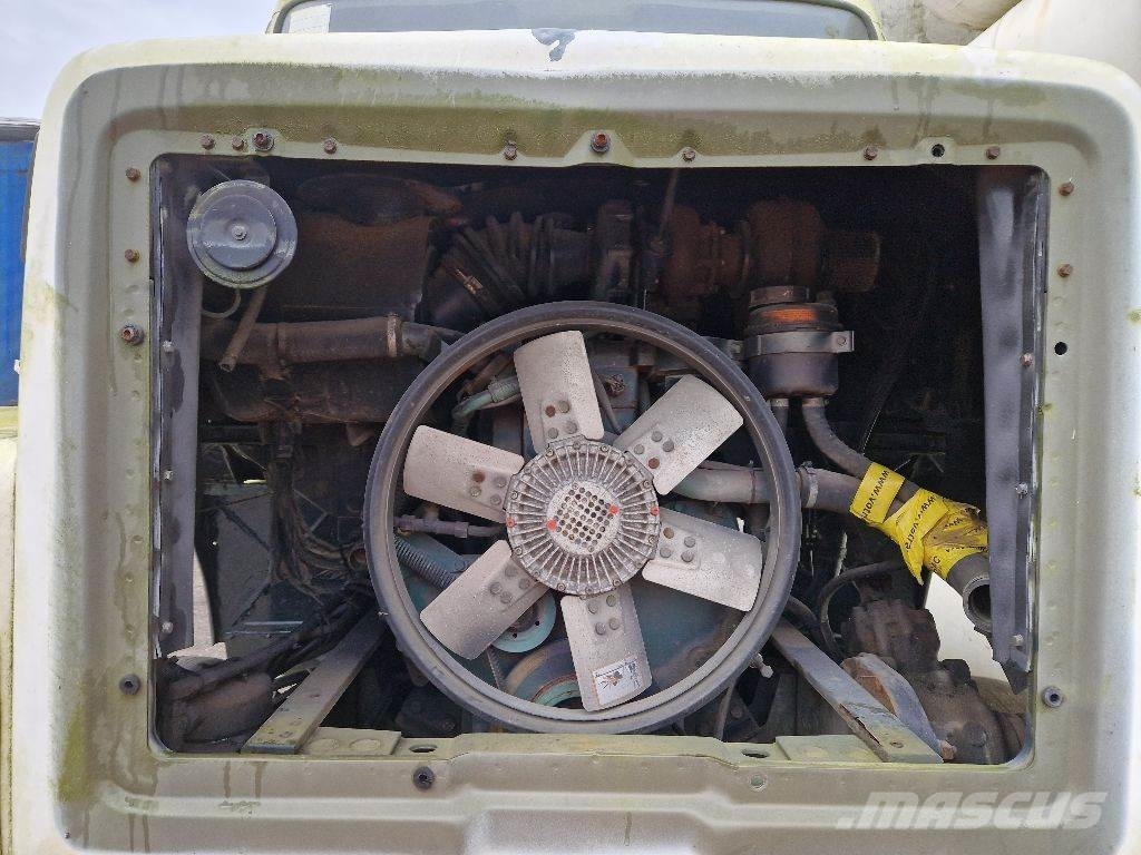 Volvo N10 6x6 平板车
