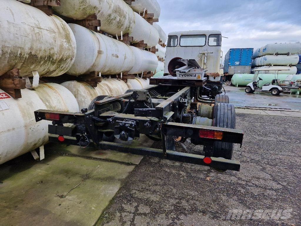 Volvo N10 6x6 平板车