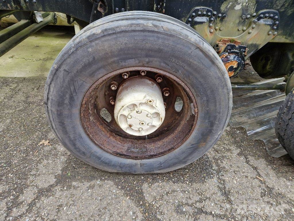 Volvo N10 6x6 平板车