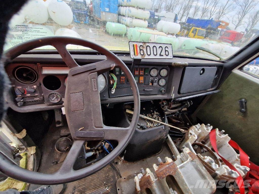 Volvo N10 6x6 平板车