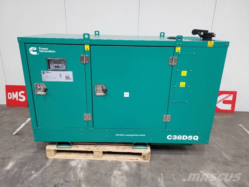 Cummins C38D5Q ディーゼル発電機