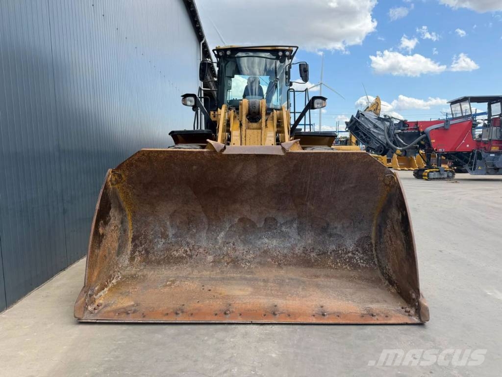 CAT 950M Chargeuse sur pneus