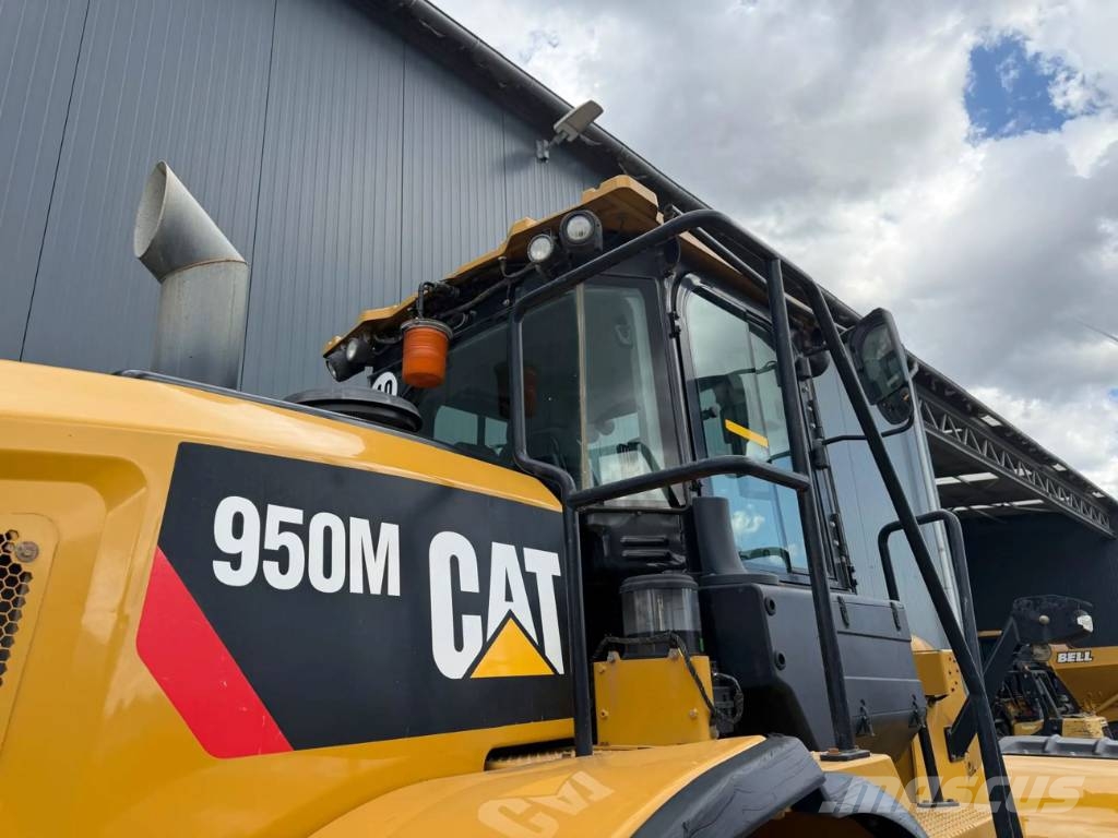 CAT 950M Chargeuse sur pneus