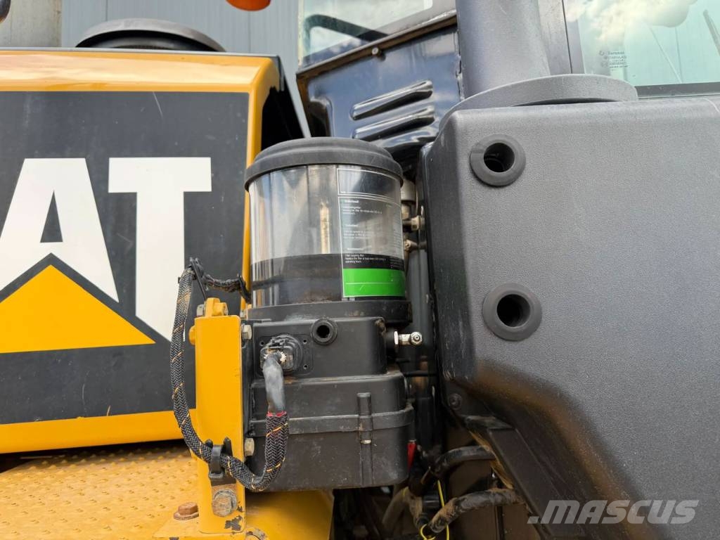 CAT 950M Chargeuse sur pneus