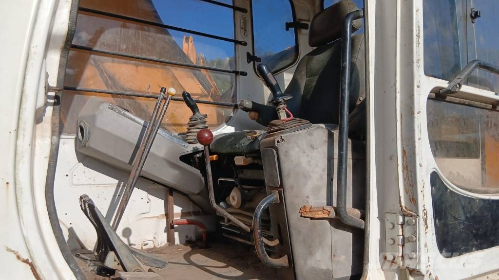 Liebherr R 312 Telakaivukoneet