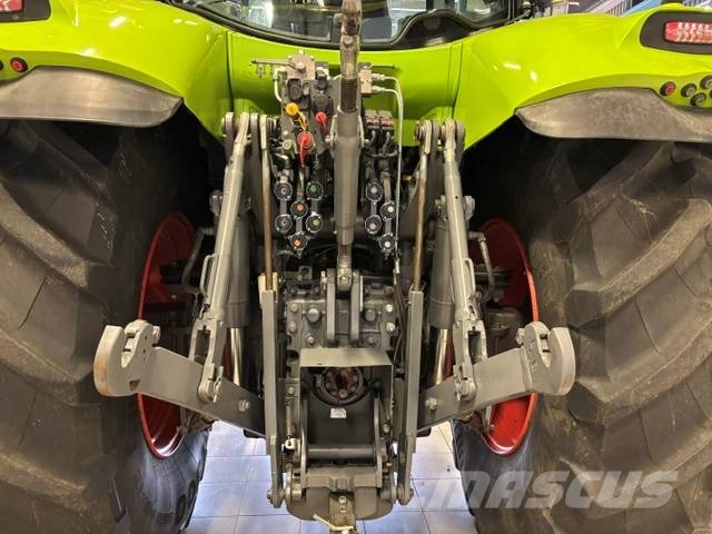 CLAAS Axion 870 Cmatic Tractoren