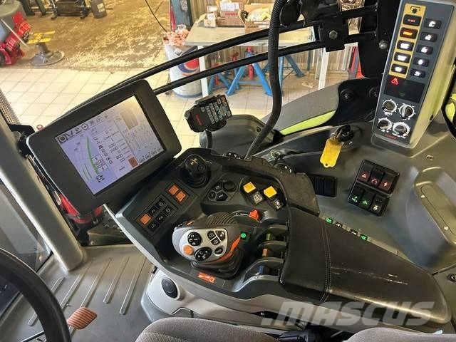 CLAAS Axion 870 Cmatic Tractoren