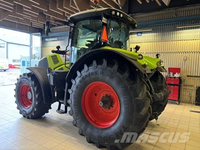 CLAAS Axion 870 Cmatic Tractoren