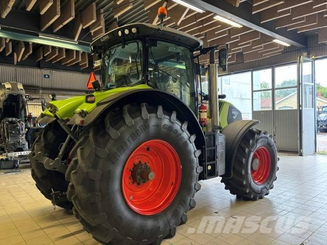 CLAAS Axion 870 Cmatic Tractoren
